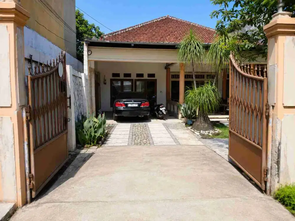 Dijual Cepat Rumah 1 Lantai, Luas, Strategis, Pinggir jalan raya,  SHM, di Kalimulya, Pondok Rajeg - Depok