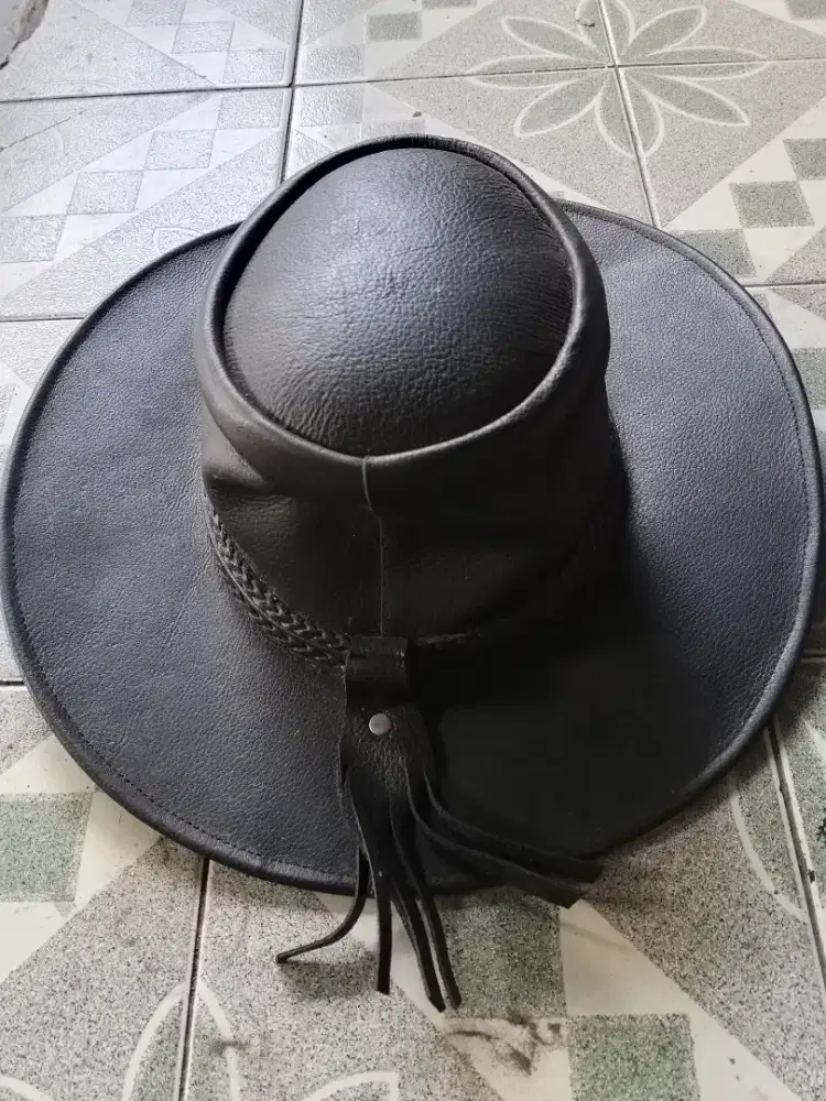 Jual aja topi Koboy nya bahan kulit ya