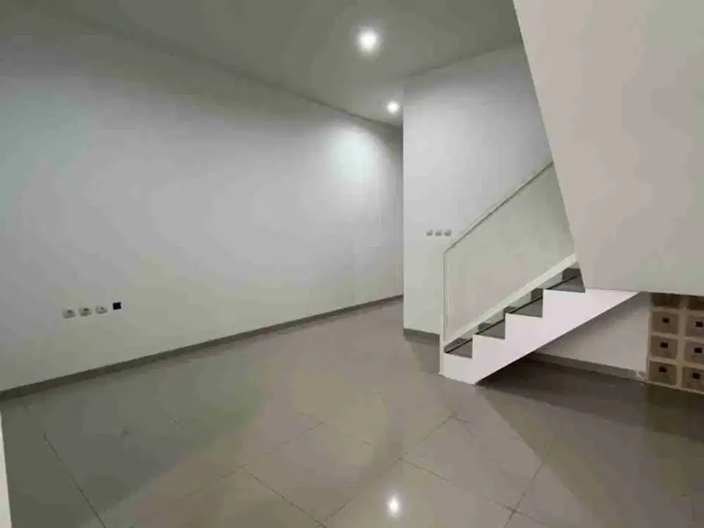 rumah baru 2 lantai di Taman Kopo indah 3