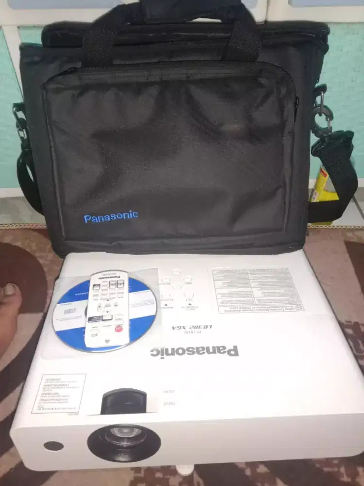Proyektor Panasonic LB382 XGA 3800 Lumens