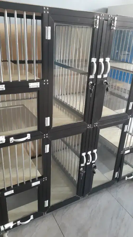 Kandang kucing 4 pintu