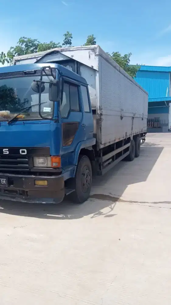 Fuso 6d22 wingbok 9,6 m siap pakai