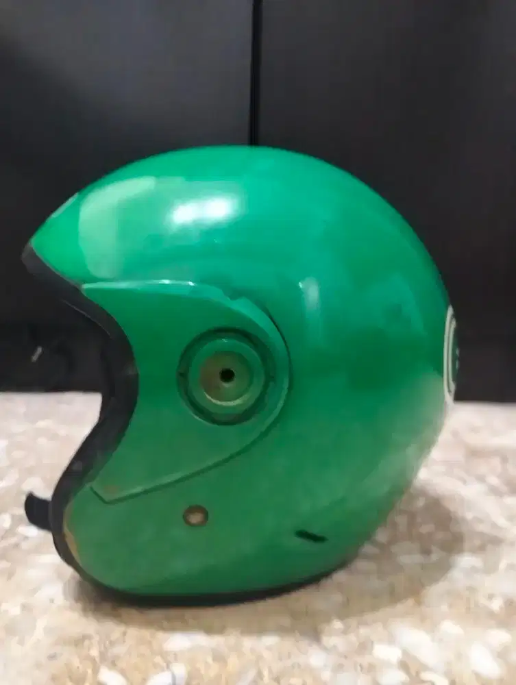 Helm bekas driver