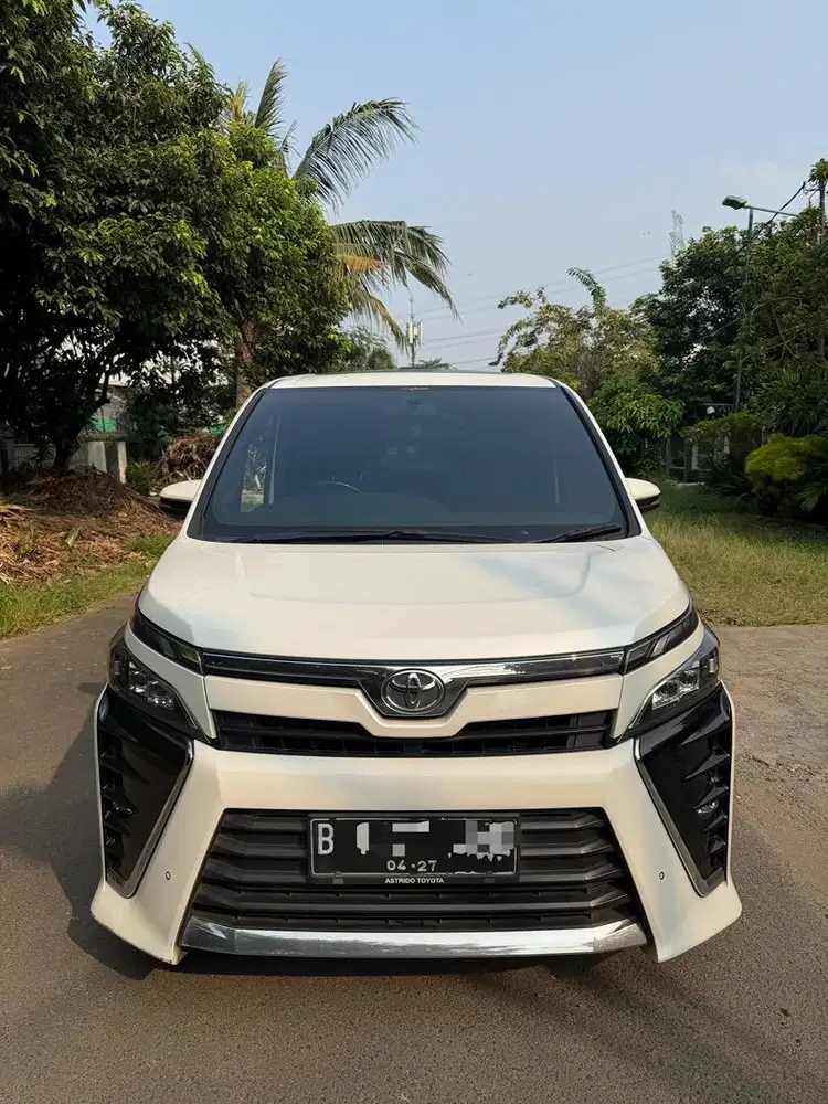 Dijual Toyota Voxy At 2018