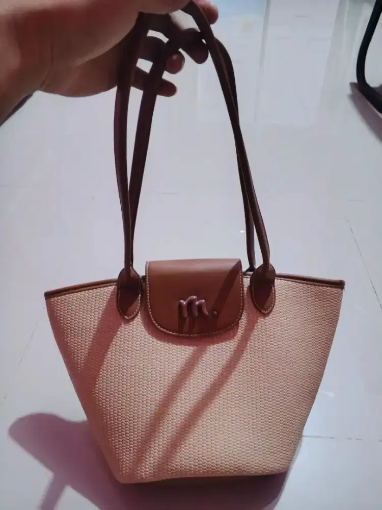 Tas Anyaman Mossdom