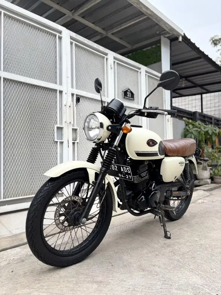 Kawasaki W175 SE - White
