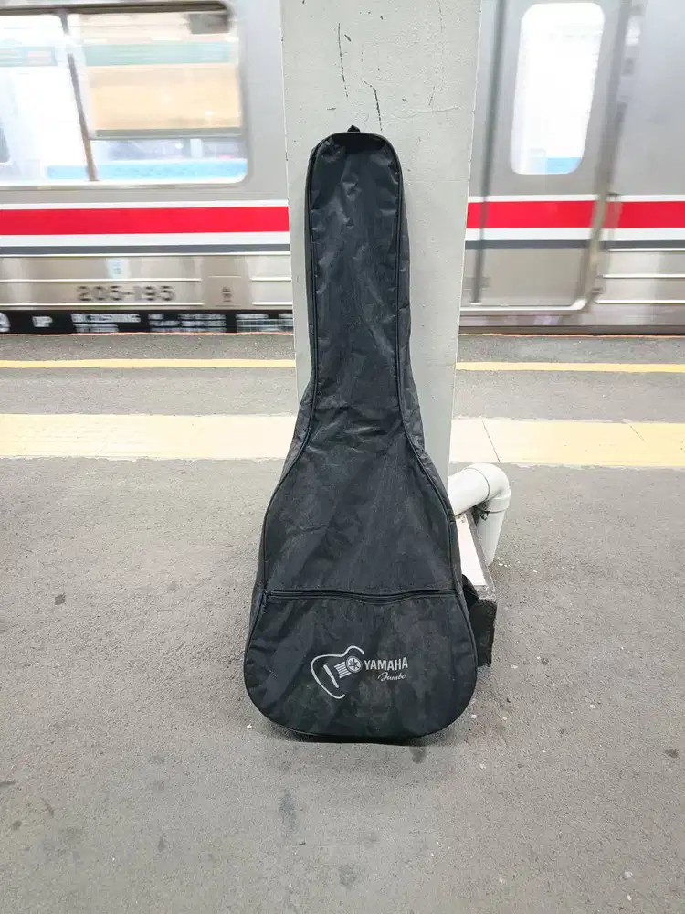 Tas sarung gitar ukuran besar 4/4 akustik