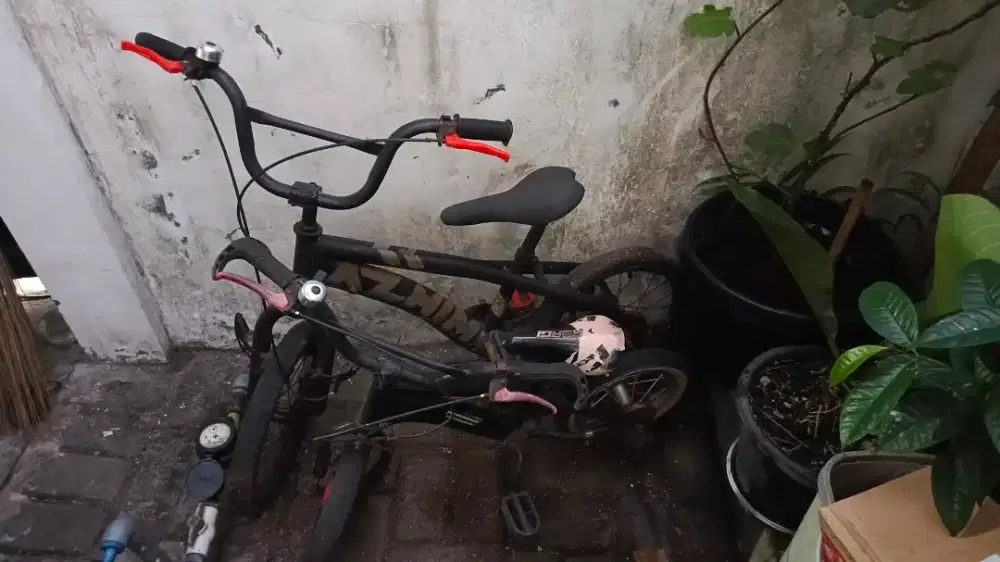 Sepeda anak uk. 12 dan 14
