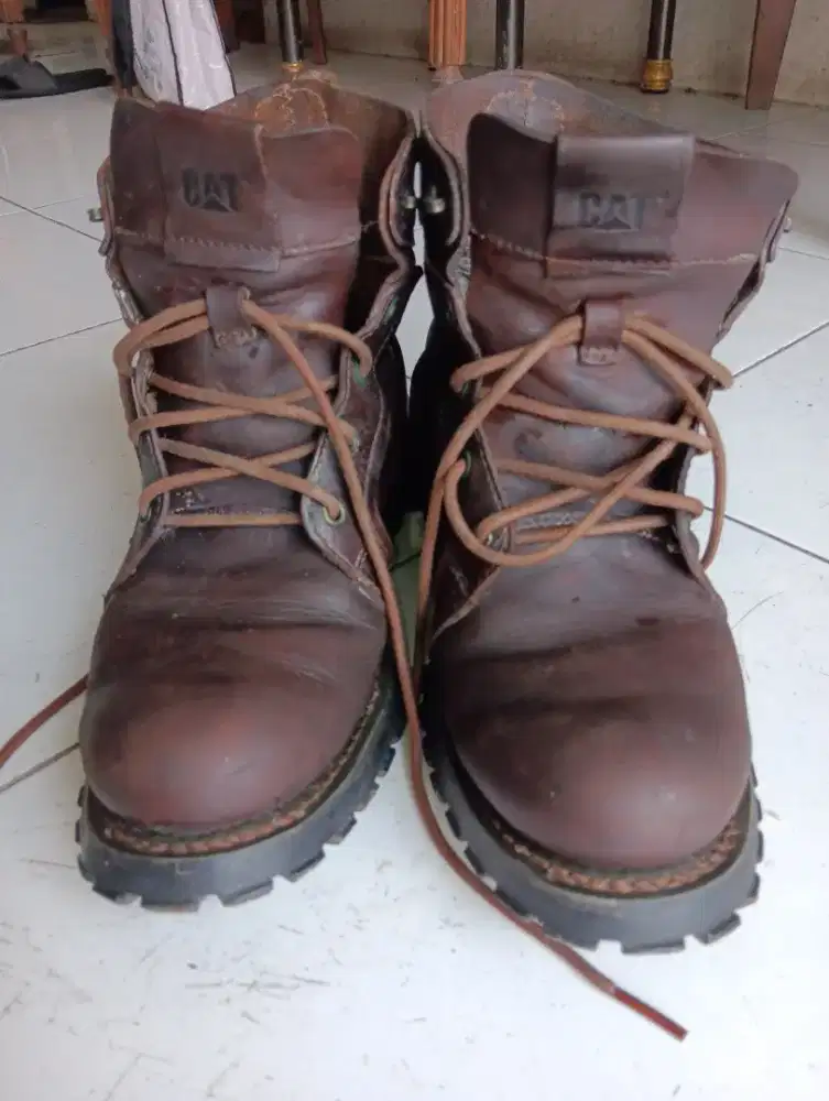 CATERPILAR boot