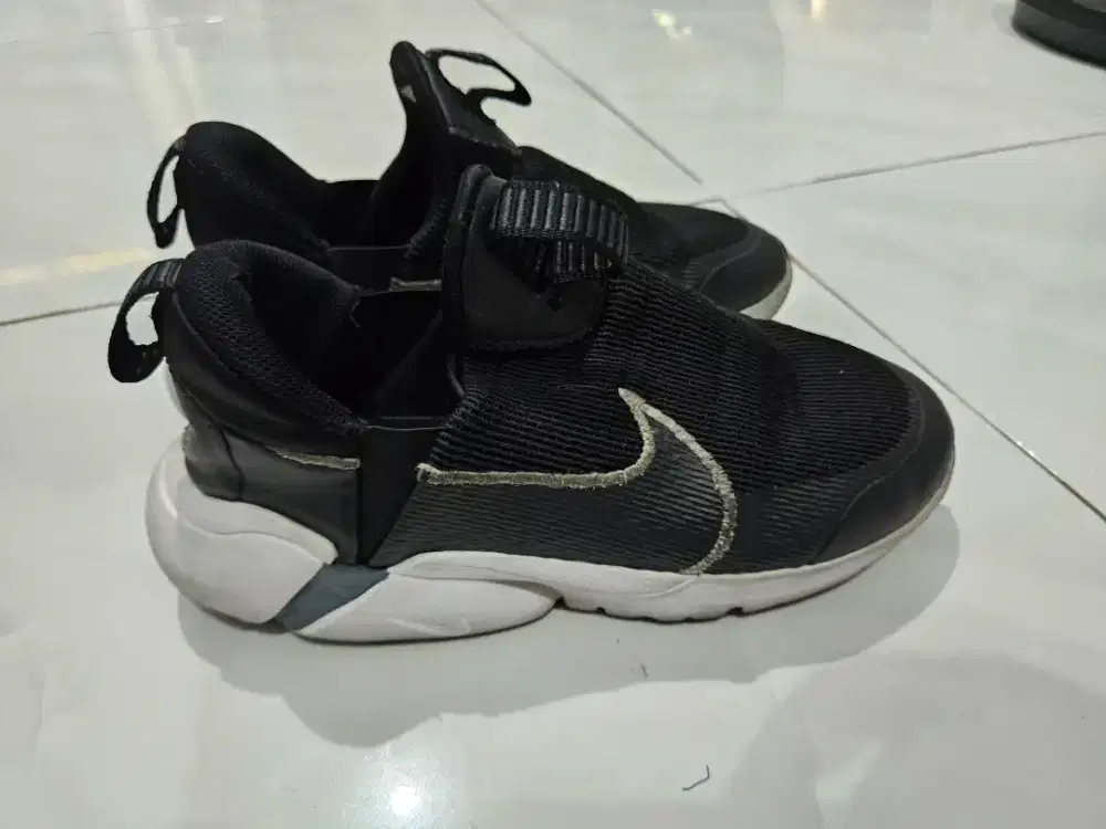 Nike dynamo anak
