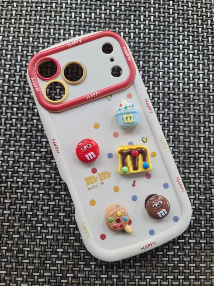 Casing iPhone 17, 17 Air, 17 Pro, 17 Pro Max
 Silicone with MagSafe