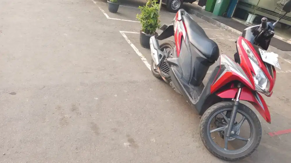 Honda Vario Merah
