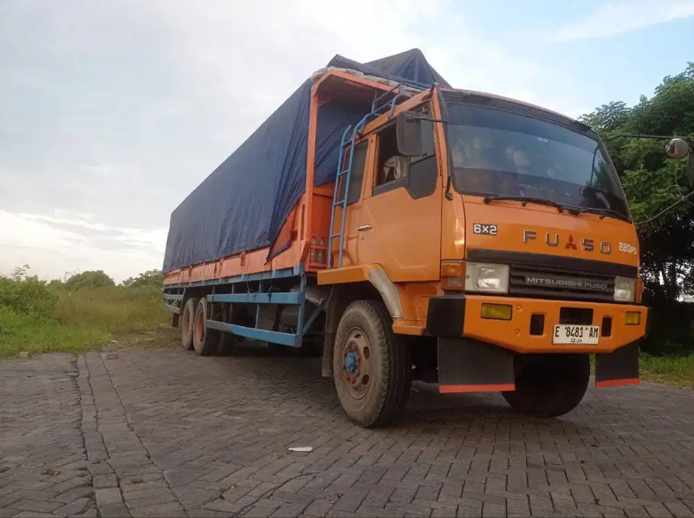 Sopir Truk Fuso Tronton di Surabaya/Lamongan