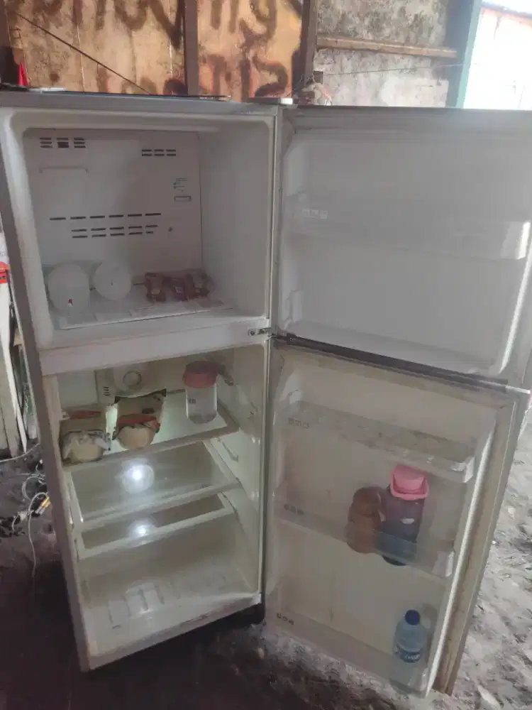 Kulkas Politron 2 pintu
