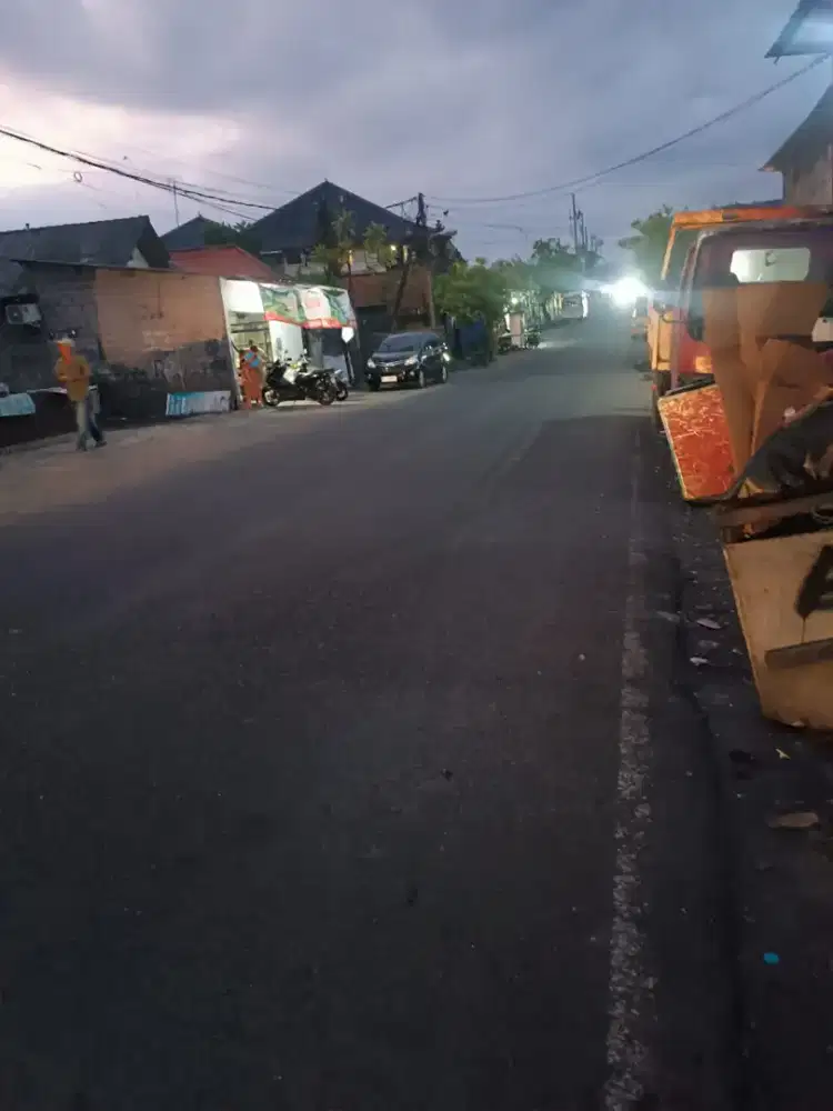 Jual tanah dan bangunan di Jl Utama Bung Tomo Denpasar Bali