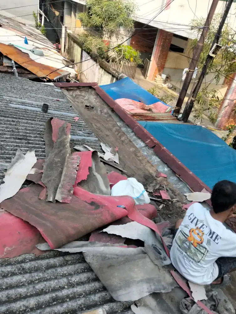 Tukang bangunan panggilan