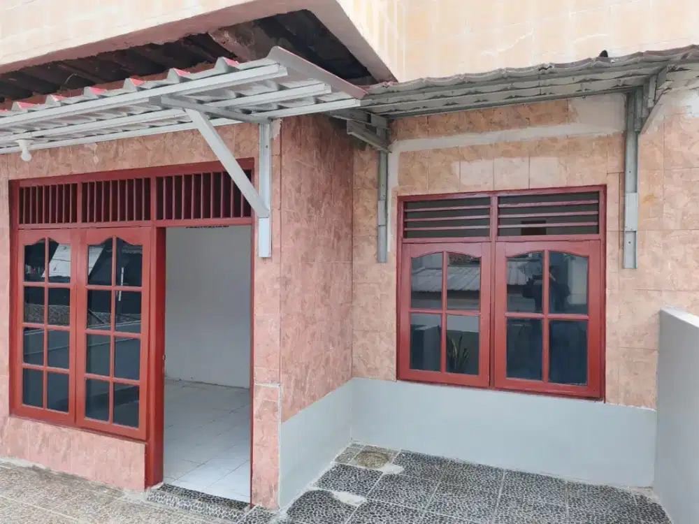 Dijual rumah 3 lantai di Perumahan Margahayu Jaya, Bekasi Timur
