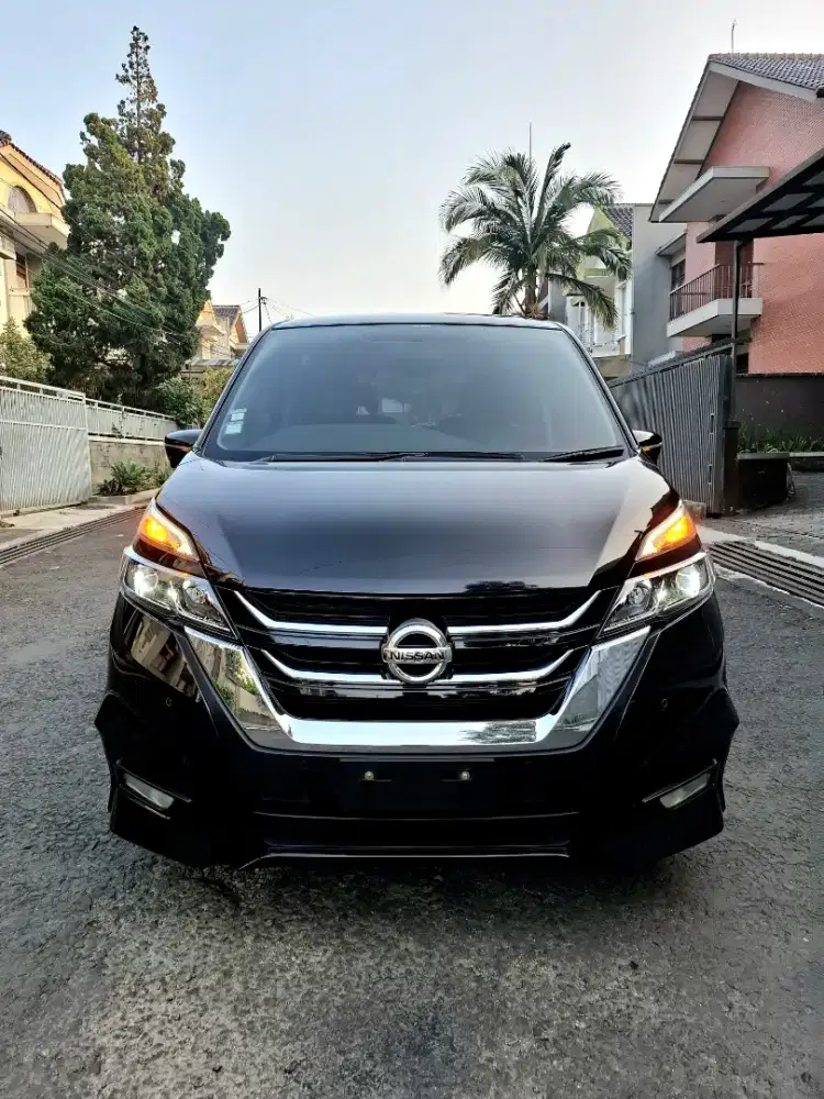 LIKE NEW Nissan Serena HWS 2023