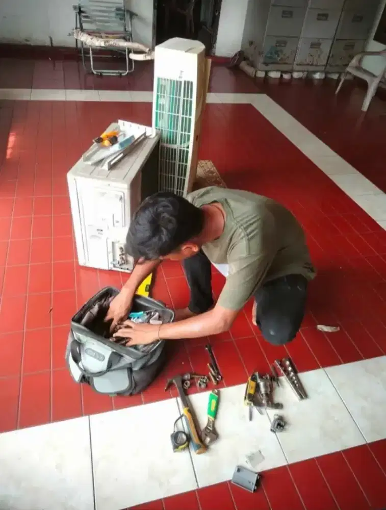 Service ac, bongkar/Pasang ac, Cuci ac, Tambah/isi ulang freon, vakum