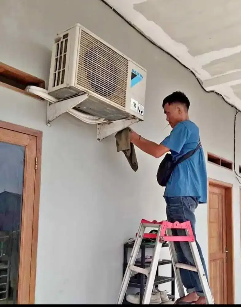 Cuci ac, Servis ac, bongkar/Pasang ac, isi/tambah freon dll