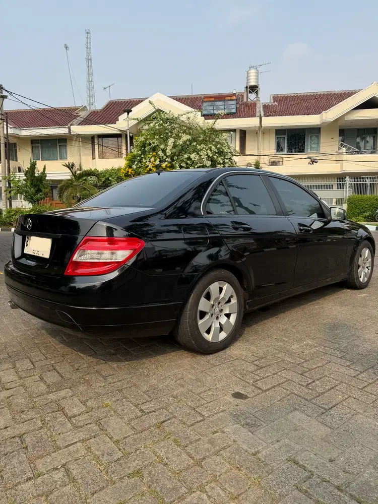 Mercedes-Benz C200 2010 Bensin