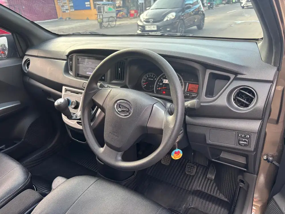 Daihatsu Sigra R deluxe Mt 2022
