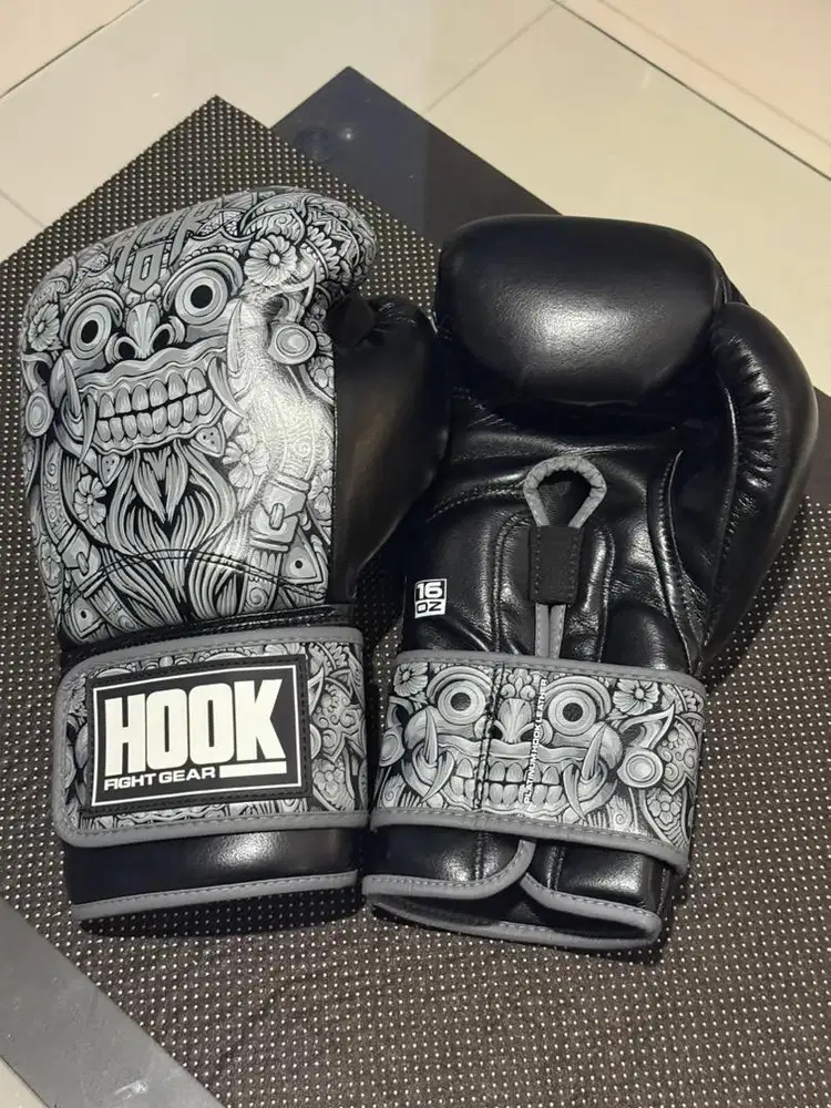HOOK 16oz Boxing / Muay Thai Gloves
