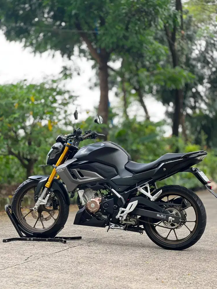 HONDA NEW CB 150R BLACK 2023 KM 100 PERAK PAJAK PANJANG SUPER GRES