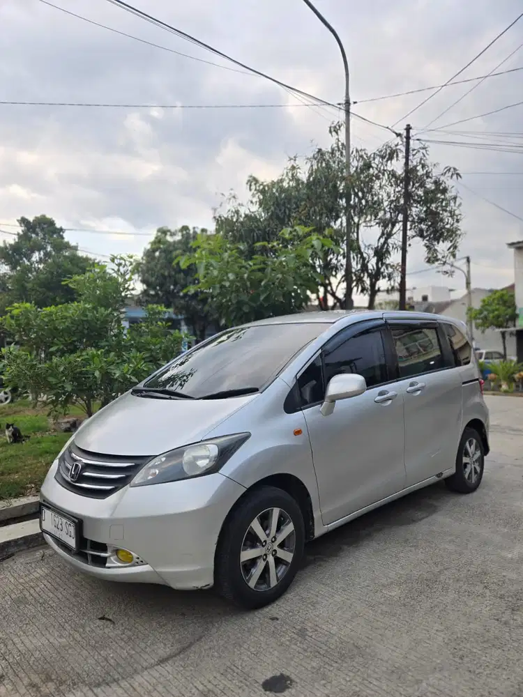 Honda Freed 2009 Bensin