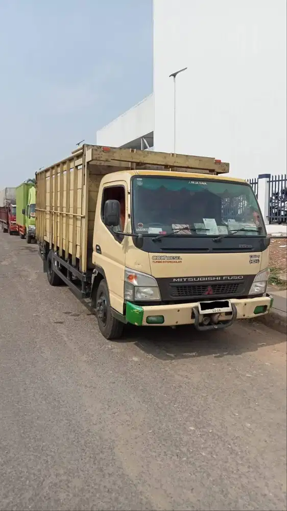 Truck mitsubishi FE 84 G ps 136 th 2012