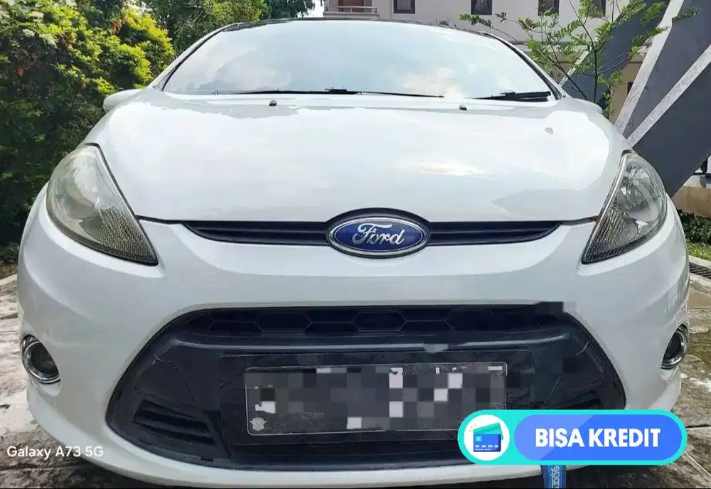 Sporty Fiesta at matik th 2011/2012 ford putih mutiara km low pjk isi