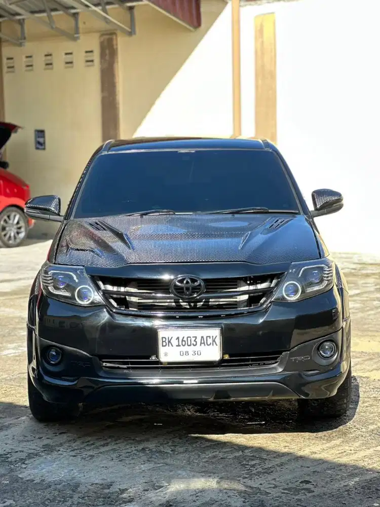 Toyota Fortuner 2kd at matic 2011 fullspech
