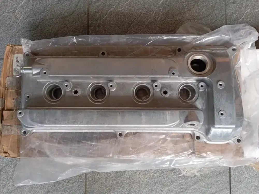 Cover cylinder head cover Camry ACV30