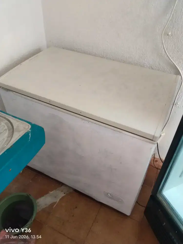 Di jual cepat prizer bok Sharp 200L