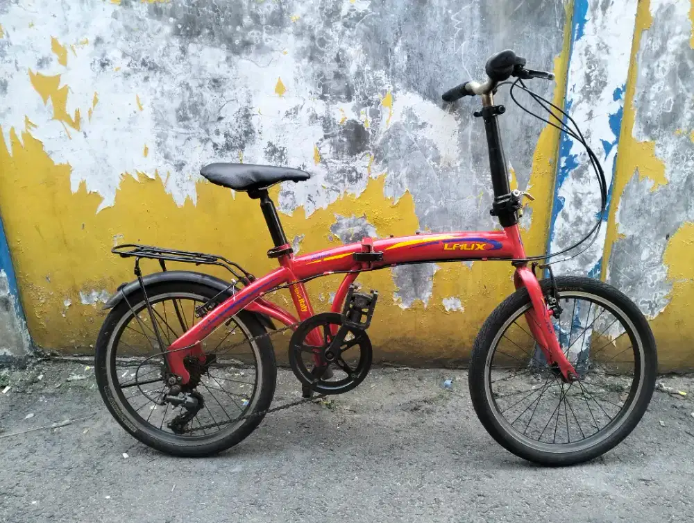 SEPEDA LIPAT LAUX