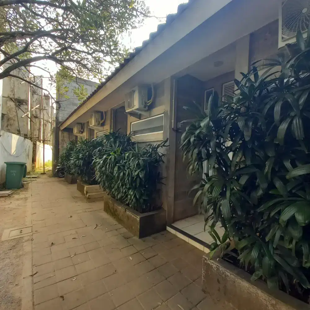 DIJUAL CEPAT KONTRAKAN PINGGIR JALAN  (MASUK HOTEL ARISU)