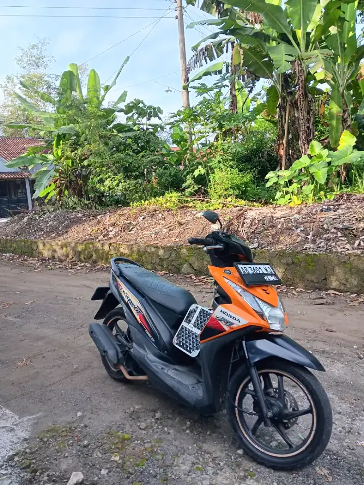 Dijual motor beat tahun 2013 ahir