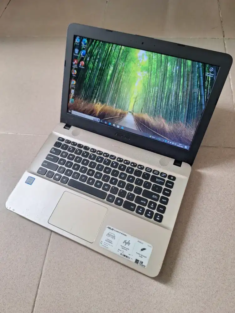 Bismillah dijual asus vivobook core i3gen7 baterai 4jam