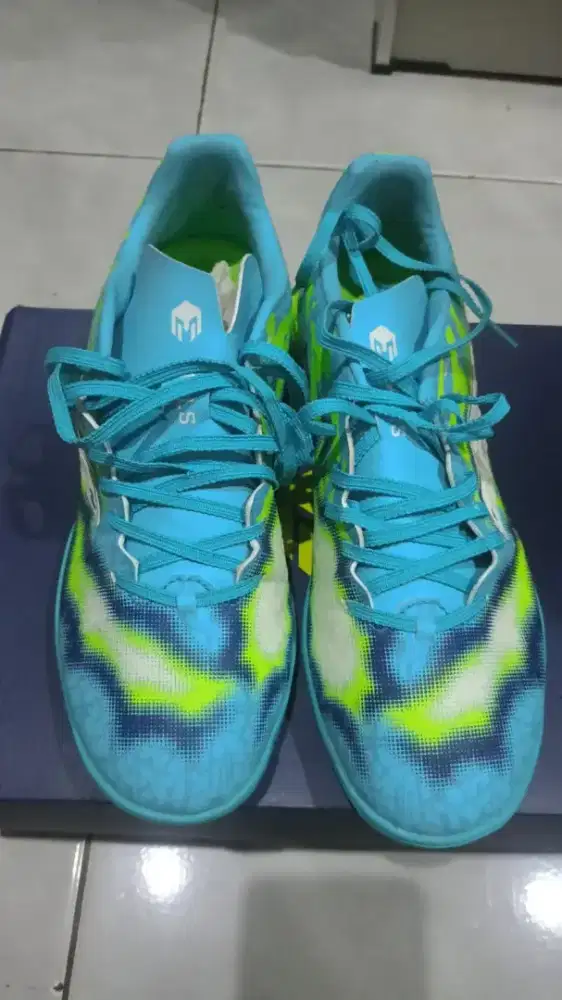 Jual sepatu futsal
