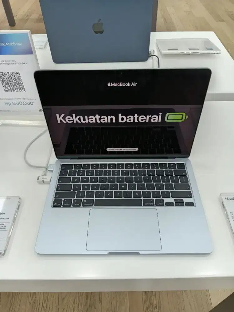 Bisa Kredit NEW macbook Air M5 syarat Cukup KTP