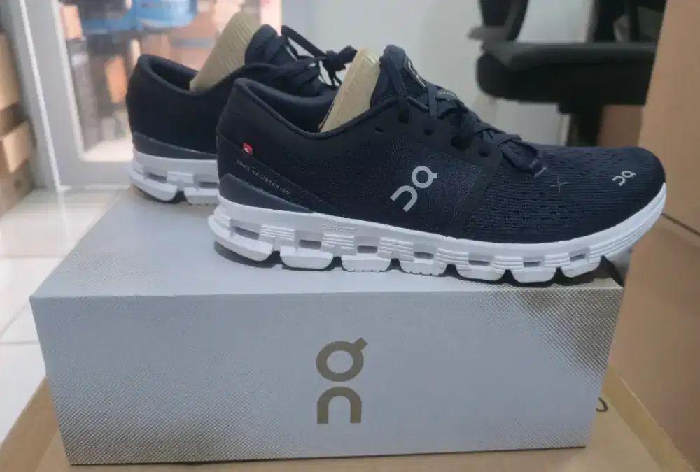 On Cloud X4 - Ink Ivory