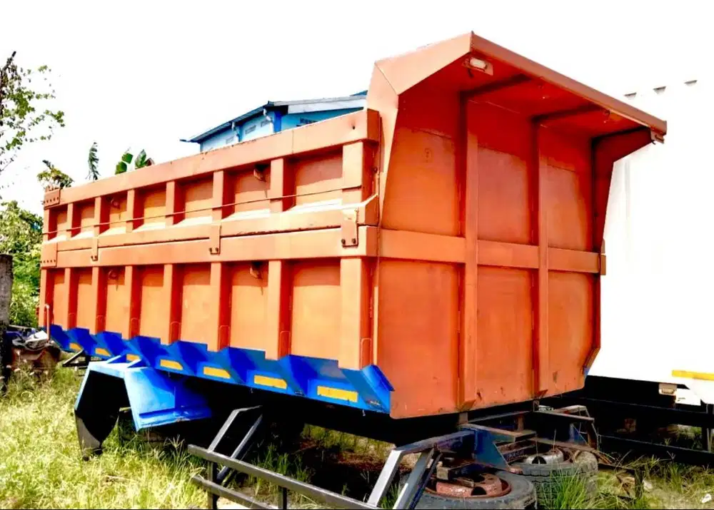 MURAH 4,9 meter Bak Dump Hino ranger 4x2 lohan engkel ud Truck Quester
