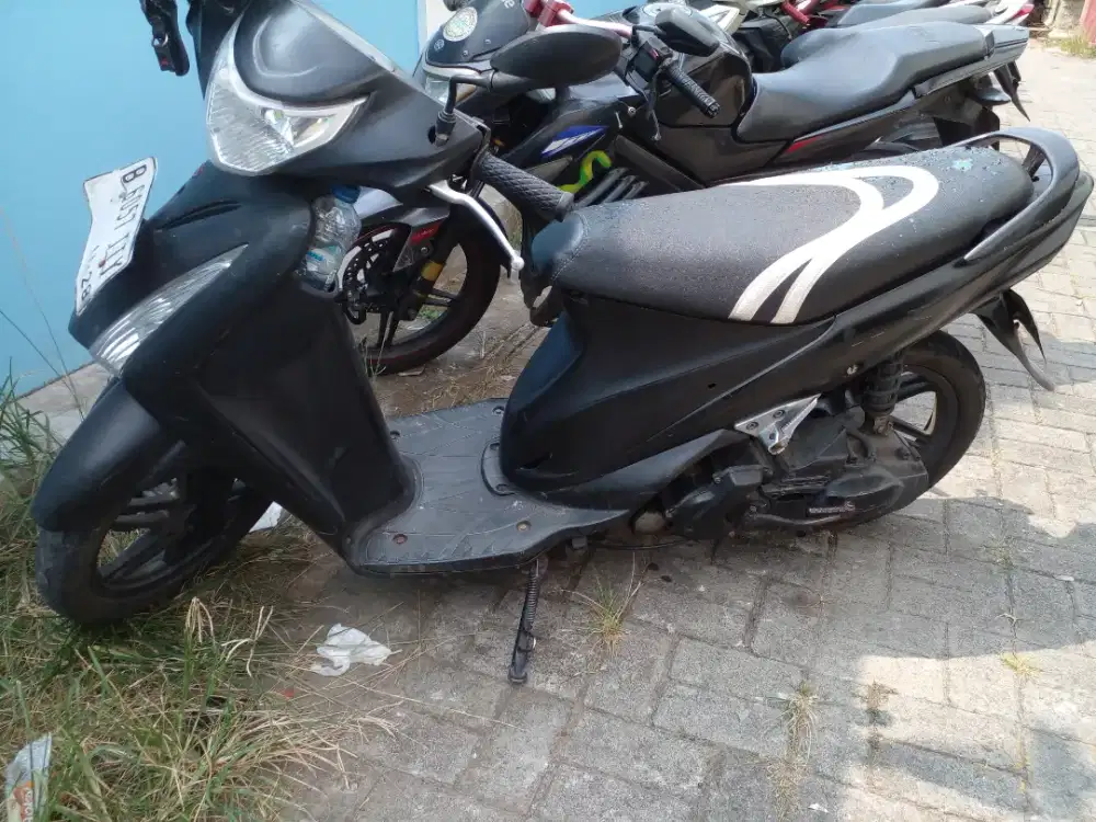 Suzuki Spin 2008