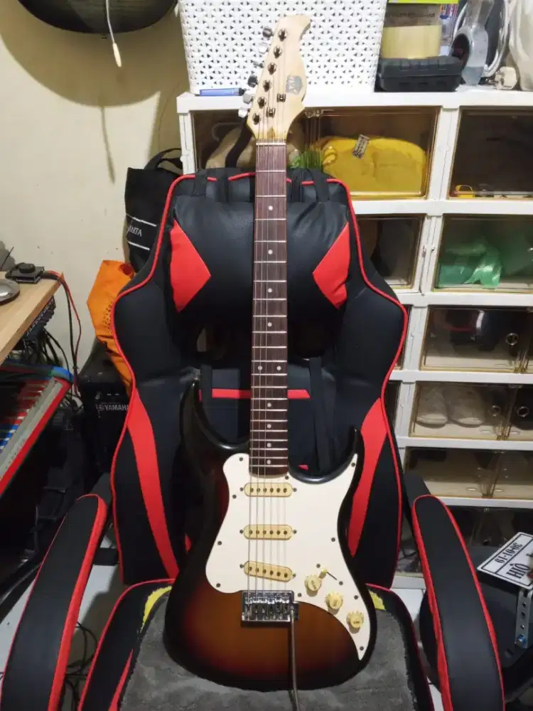 Gitar axl Stratocaster