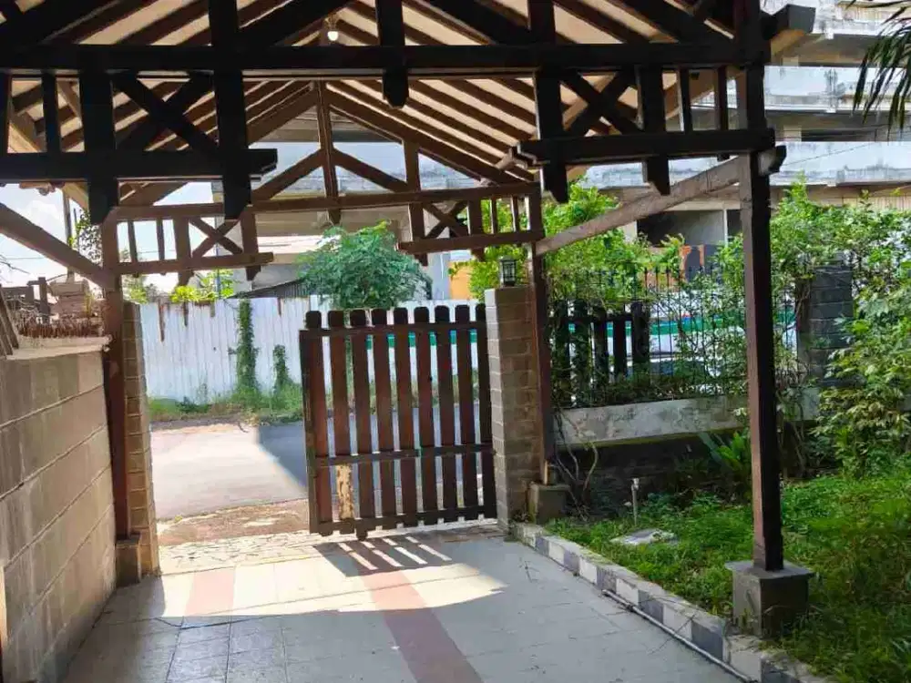 rumah raya darmo permai selatan strategis dekat mall sekolah