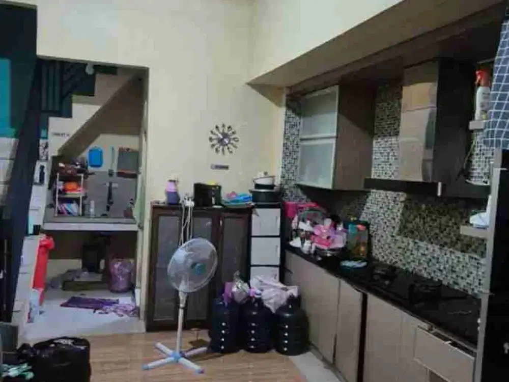 DIJUAL RUMAH MURAH 2 LANTAI POSISI HOOK HADAP TIMUR UTARA KAMAR ADA 4 SIAP HUNI BEBAS BANJIR DI CITRA 1