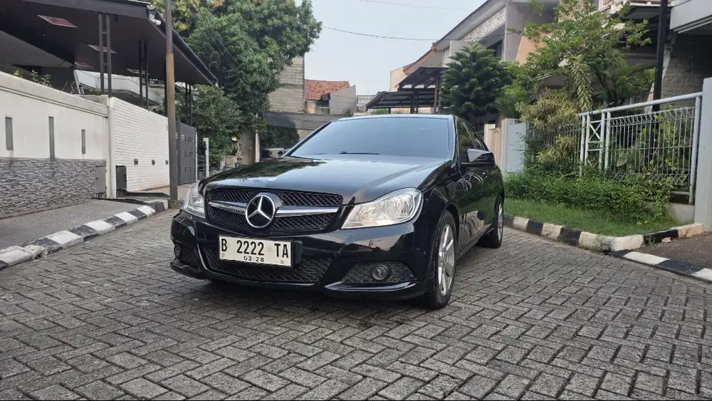 [LOW KM] Mercedes Benz C200 Classic 2012