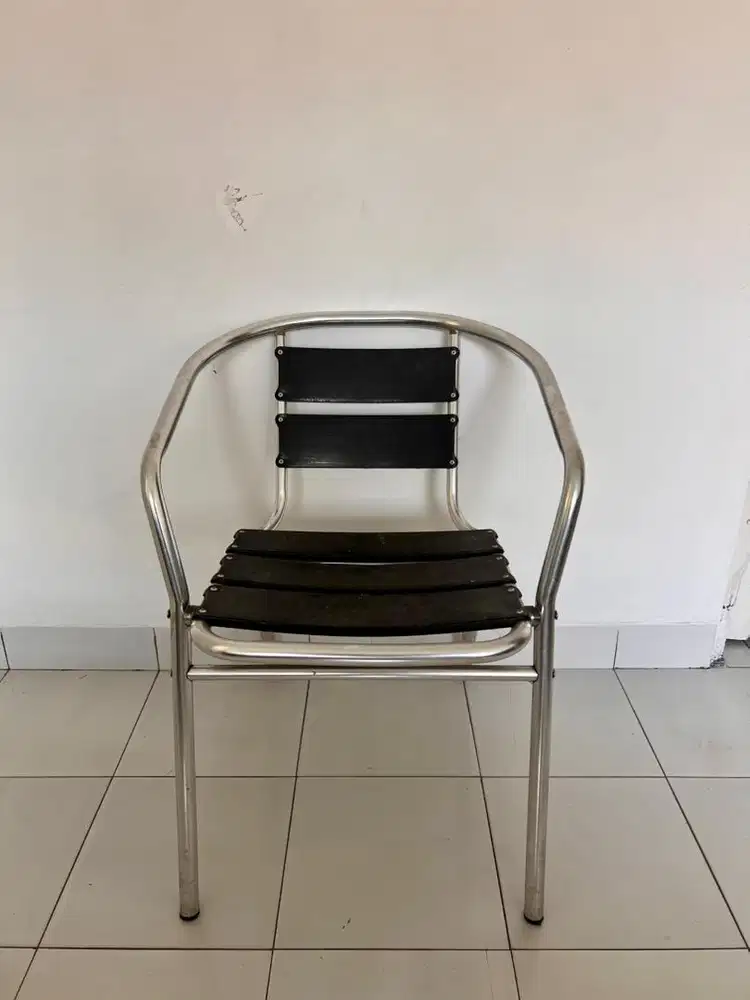 Kursi Besi untuk Santai/Keluarga/Cafe