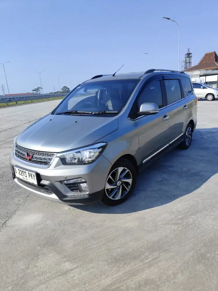 Wuling confero s lux AT act