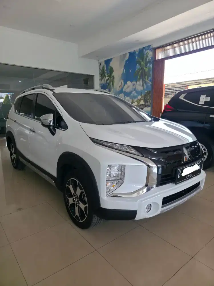 Dijual Mitsubishi Xpander Cross AT 2021 LOW kM